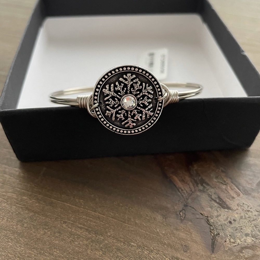 NWT: Luca & Danni Snowflake bracelet